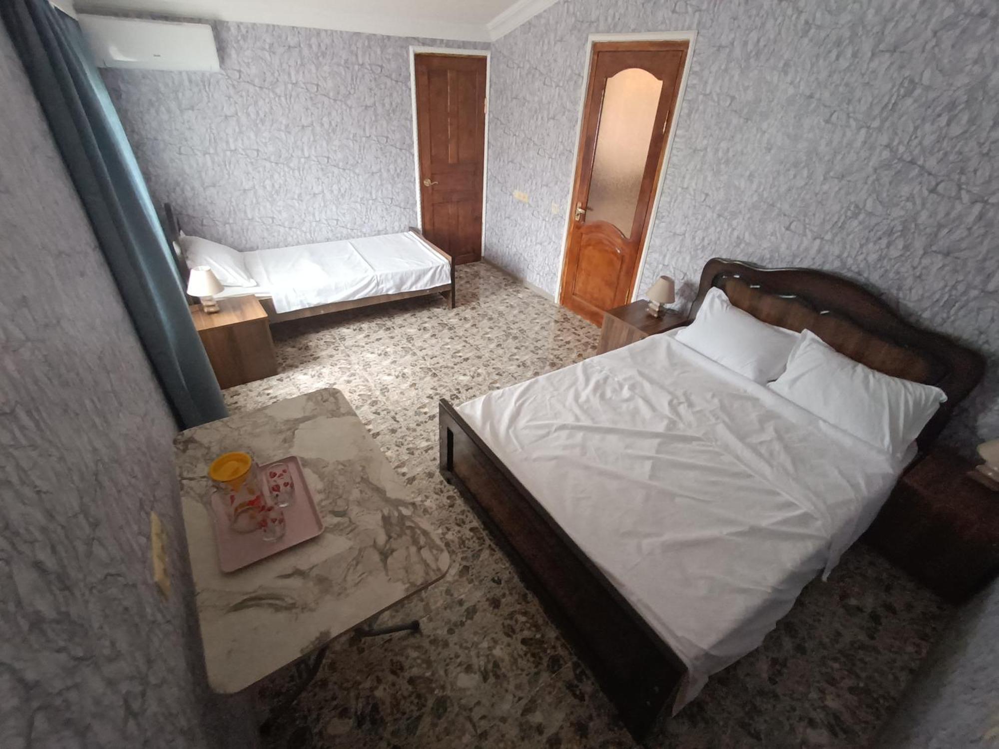 Light House Hotel Koetaisi Buitenkant foto